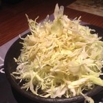 キムカツ 恵比寿本店 - おかわり自由のキャベツ