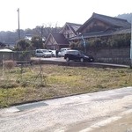 うどんYA - 奥の普通の民家がお店