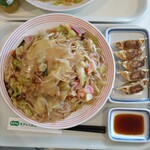 Ringa Hatto - 野菜たっぷり皿うどん&餃子