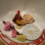 能登金沢の幸 銀座 ふる田 - ちょっとアップ♪　桃のお花かな？とても可愛いい✨♥️