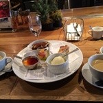 キハチ - 2014/02 2014/02 Pleasure 厳選素材にこだわったコース 3,675円のスペシャルデザートとSteak Lunch ステーキランチ 2,310円のデザートのバニラアイスクリーム