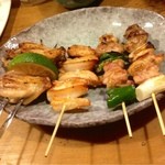 鳥ひで - 左から手羽先、鳥なん骨、ピーマン肉、ねぎ間