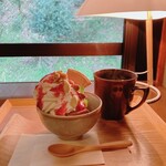 Ofuro Kafe Bijinyu - ナッツのパフェとホットウーロン茶