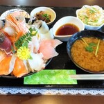 Ikoiya - 憩家の海鮮丼（ごはん大盛り）¥1580 ※5の付く日は大盛り無料