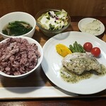 キッチン ブルー グローブ - 真タラの塩麹と黒胡椒マリネ　パセリレモンソース