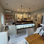 のあドーナツ - 店内　　半分以上が完売してた。