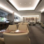 Honolulu International Airport JAL Sakura Lounge - ラウンジ内