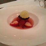 フォーシーズン・ダイニングルーム - 苺のナージュ