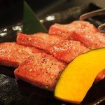 焼肉トラジ - 名物タン塩 1300円
            