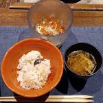 料理旅館 奥飛騨山草庵 饗家 - 食事(地産キクラゲ、湯葉を入れたもち麦飯としめじと水菜のカリカリ梅肉和え)