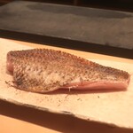 日本料理 吟 - 宮城県産のどぐろ炙りのプレゼンテーション