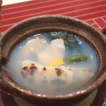 日本料理 吟 - トリ貝、蛤、平貝炙りの土瓶蒸しアップ