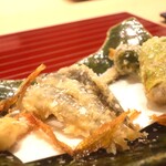 日本料理 吟 - 静岡県天竜川産稚鮎の唐揚げアップ