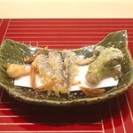 日本料理 吟 - 静岡県天竜川産稚鮎の唐揚げ