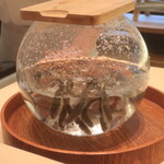 日本料理 吟 - 静岡県天竜川産稚鮎のプレゼンテーション