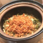 Gin - 桜海老、筍、花山葵の土鍋ご飯のプレゼンテーション