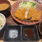 TONKATSU&OBANZAI KATSUHIRO - ランチロースカツ定食