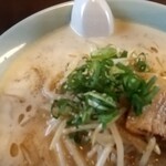 Eb isu ya - 茶えびすラーメン（鶏ガラ味噌）のネギ