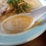 Eb isu ya - 茶えびすラーメン（鶏ガラ味噌）のスープ