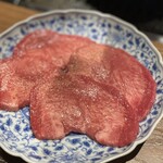 厳選焼肉 一石三鳥 - 上タン塩