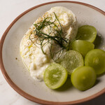 Burrata & Seasonal Fruits