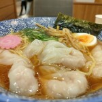 アイシティ21フードテラス - 肉ワンタン麺