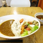 自然食堂こひつじやbyハレルヤカフェ - こだわりベジカレー1480円税込ｗ