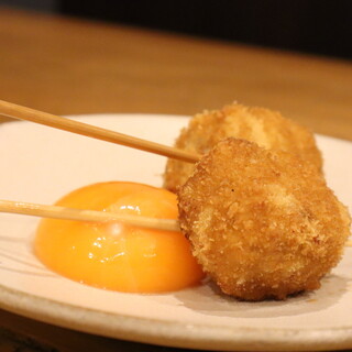 The unique texture makes you addictive♪ Delicious chicken dishes such as "Chicken meatball kushikatsu"