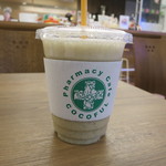 ココフル - 黒ごまきなこスムージー380円。