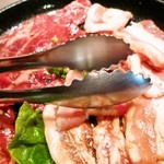 Yakiniku Resutoran Anrakutei - 元気応援　満腹２５０ｇ定食＠お肉たち