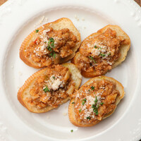 指２本でつまめる。本日のブルスケッタ