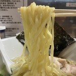 昆布の塩らー麺専門店 MANNISH 東日本橋店 - ナチュラルウェーブの平打麺