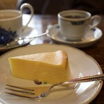 Kafeansenidanguru - チーズケーキ  (¥570)  カフェ･オレ  (¥750)