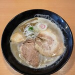 吉風  - 鶏豚骨ラーメンfeat.チャーシュー2枚トッピング