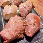 Zenseki Koshitsu Izakaya Gintei - 肉寿し３種盛り　６８０円（税抜）