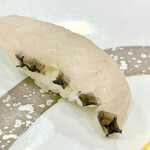 風月寿司 - 沖縄三代高級魚。まくぶ。　よく寝かせていて柔らかいのに旨み凝縮。ベラ科の魚とは思えない。臭みなし。