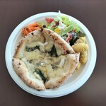 KOGUMA Pizza - ワンプレートピザランチ(クアトロフォルマッジョとマッシュポテト)