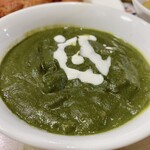 ダリ - ほうれん草チーズカレー。ほうれん草感しっかり