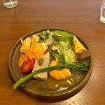 Bistro La Cachette - 前菜(ｽﾓｰｸｻｰﾓﾝとほうれん草のｷｯｼｭ､海老のﾏﾝｺﾞｰｿｰｽ､ﾊﾟﾃ•ﾄﾞ•ｶﾝﾊﾟｰﾆｭ､ｼｲﾗのｴｽｶﾍﾞｯｼｭ)