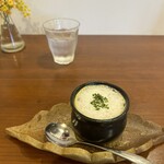 ビストロ・ラ・カシェット - 春人参のポタージュスープ