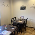 ビストロ・ラ・カシェット - テーブル席