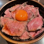 肉友 - ローストビーフの量がすごい！