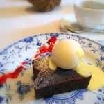 サラマンジェ ドゥ カジノ - ガトーショコラとエスプレッソ　またまたﾛｲﾔﾙｺﾍﾟﾝﾊｰｹﾞﾝのお皿♪