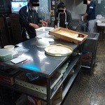 須崎食料品店 - 調理場・・・お会計とドンブリ返却はここ