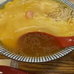 キッチン きらく - カニと卵の風味広がる淡麗スープ