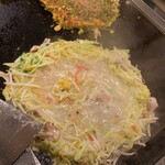 Okonomiyaki Yakiniku Doutombori - もんじゃ焼きは楽しい