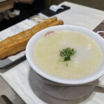 Trusty Congee King - 蝦玉鶏粥と油條