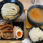 石焼つけ麺 繋 - 【期間限定】カレーつけ麺 ¥1100（大盛無料）