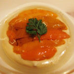 ラ・ターブル・ド・プロヴァンス - 手長海老のクリームの上にウニ。シャンパーニュにぴったり♪
      