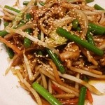 中華酒膳 幸龍 - （2013/12月-2）「ホルモンとにんにくの茎の炒め」